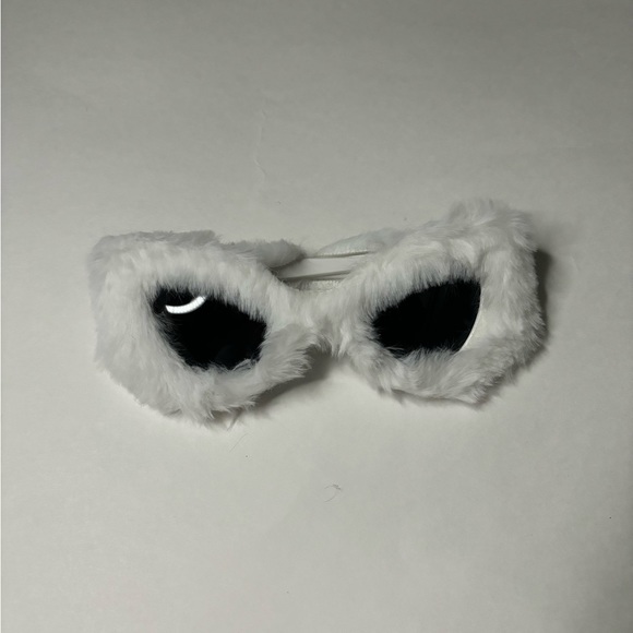 **NEVER WORN** fur luxury cat eye sunglasses for women - Picture 2 of 4
